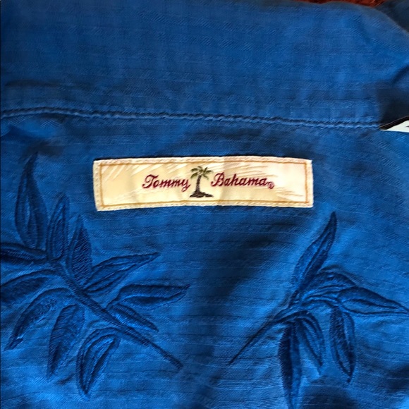Oversized Tommy Bahama button up shirt - Picture 3 of 3